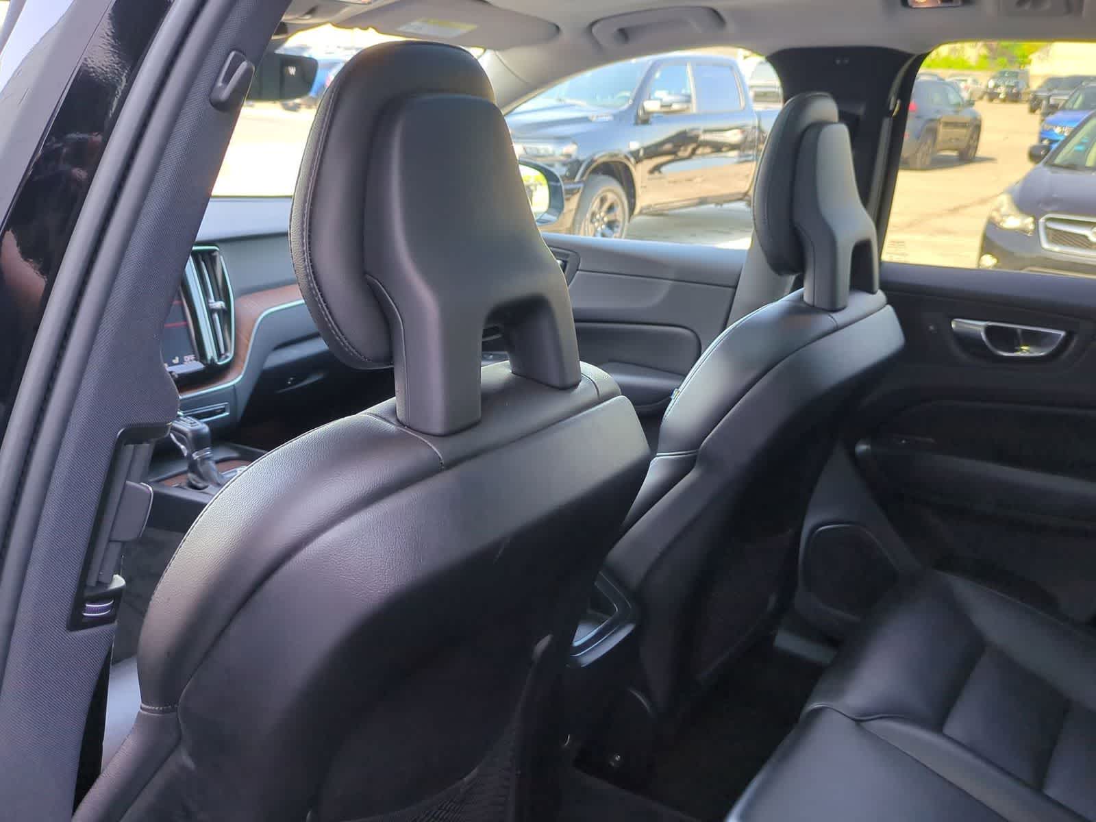 Thumbnail: 2019 Volvo XC60 - 16