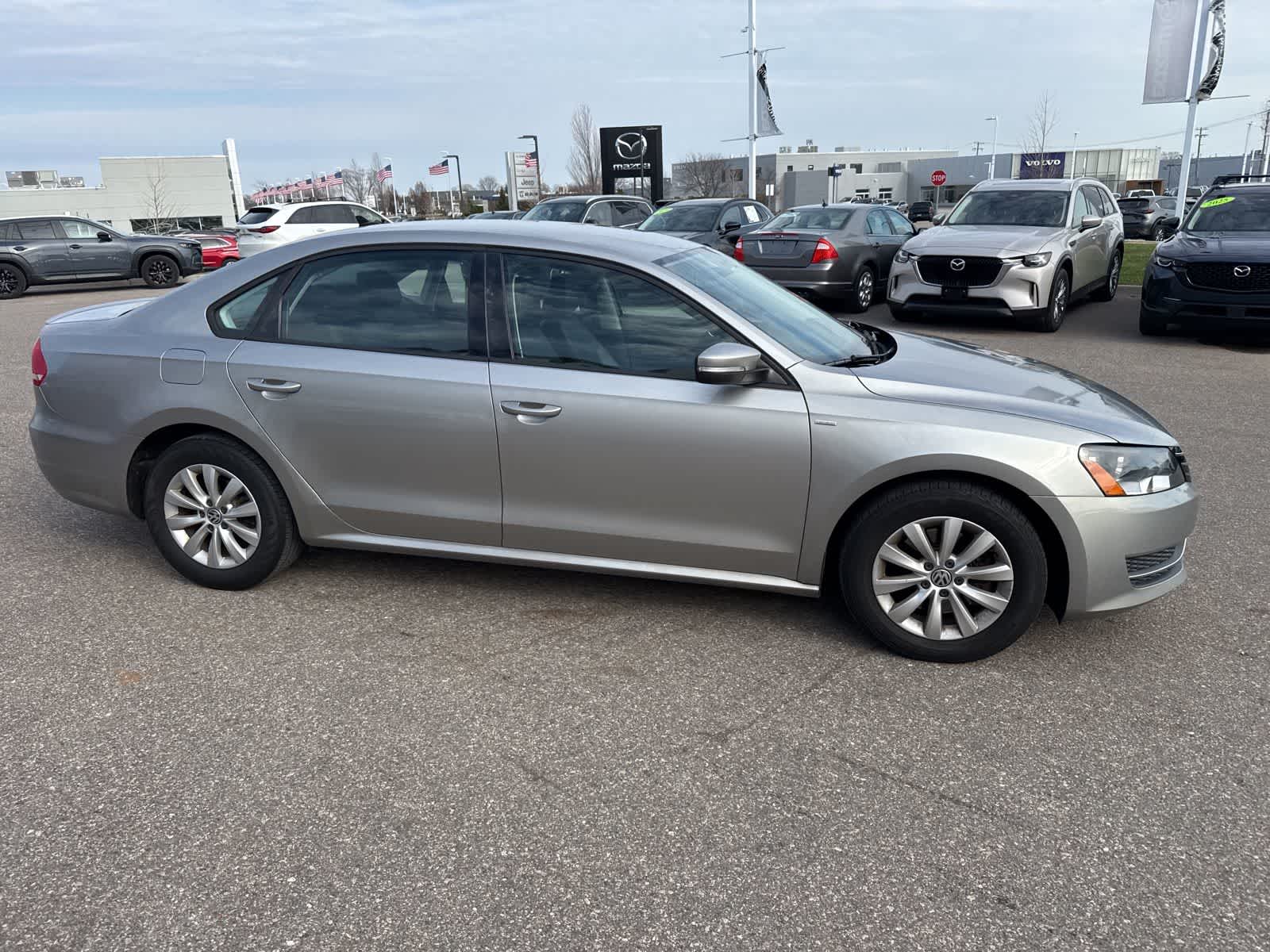 Thumbnail: 2013 Volkswagen Passat - 4