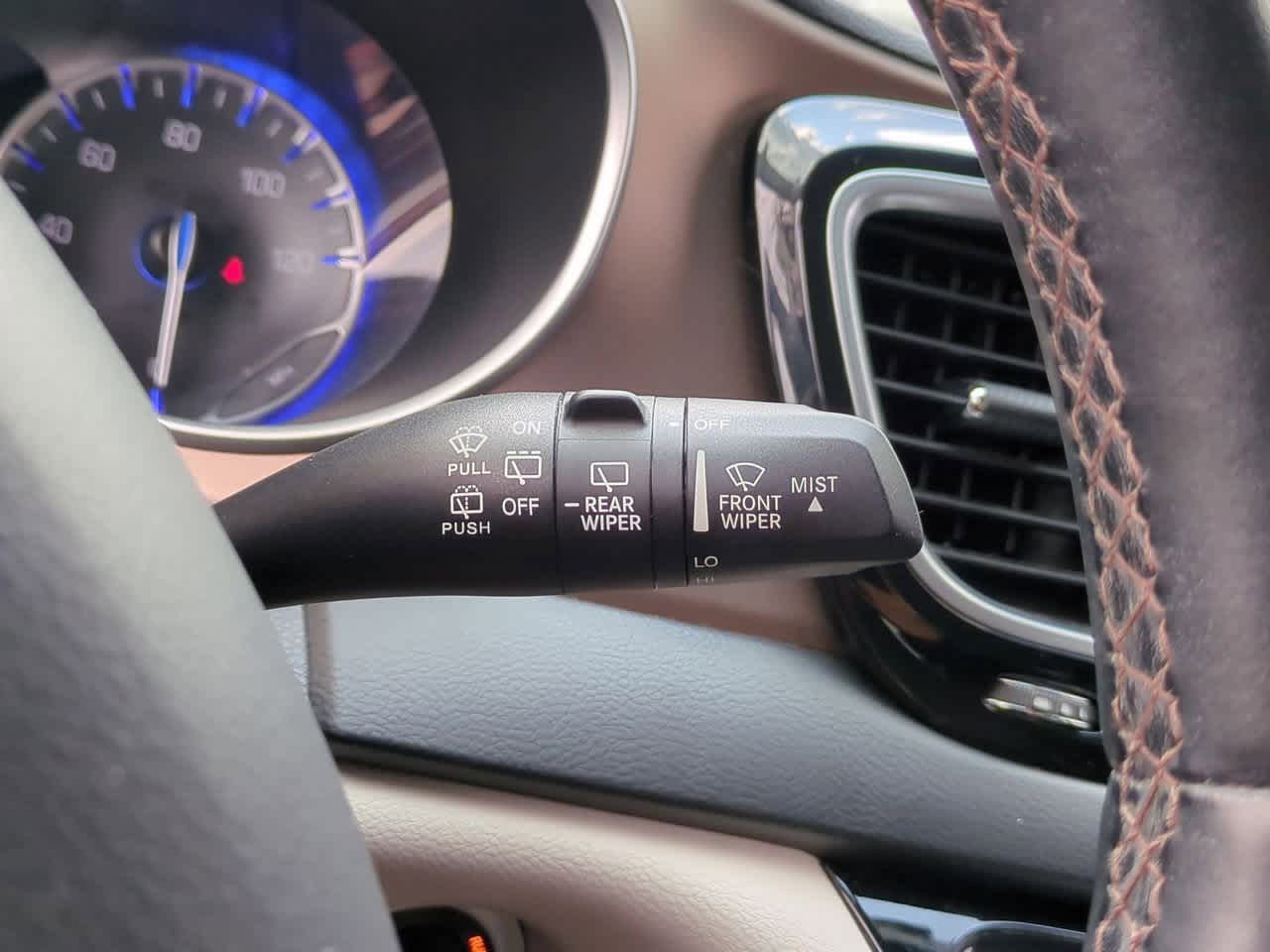 2018 Chrysler Pacifica  24