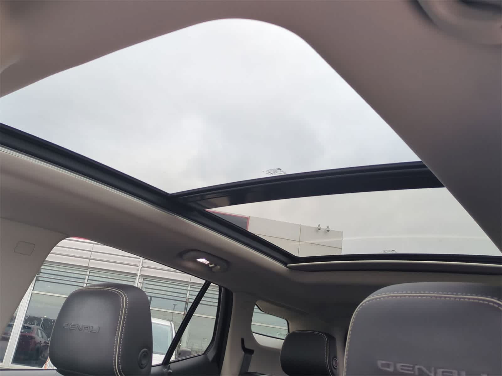 Thumbnail: 2018 GMC Terrain - 18