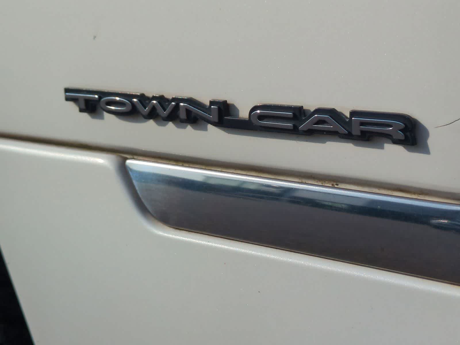 Thumbnail: 2000 Lincoln Town Car - 12