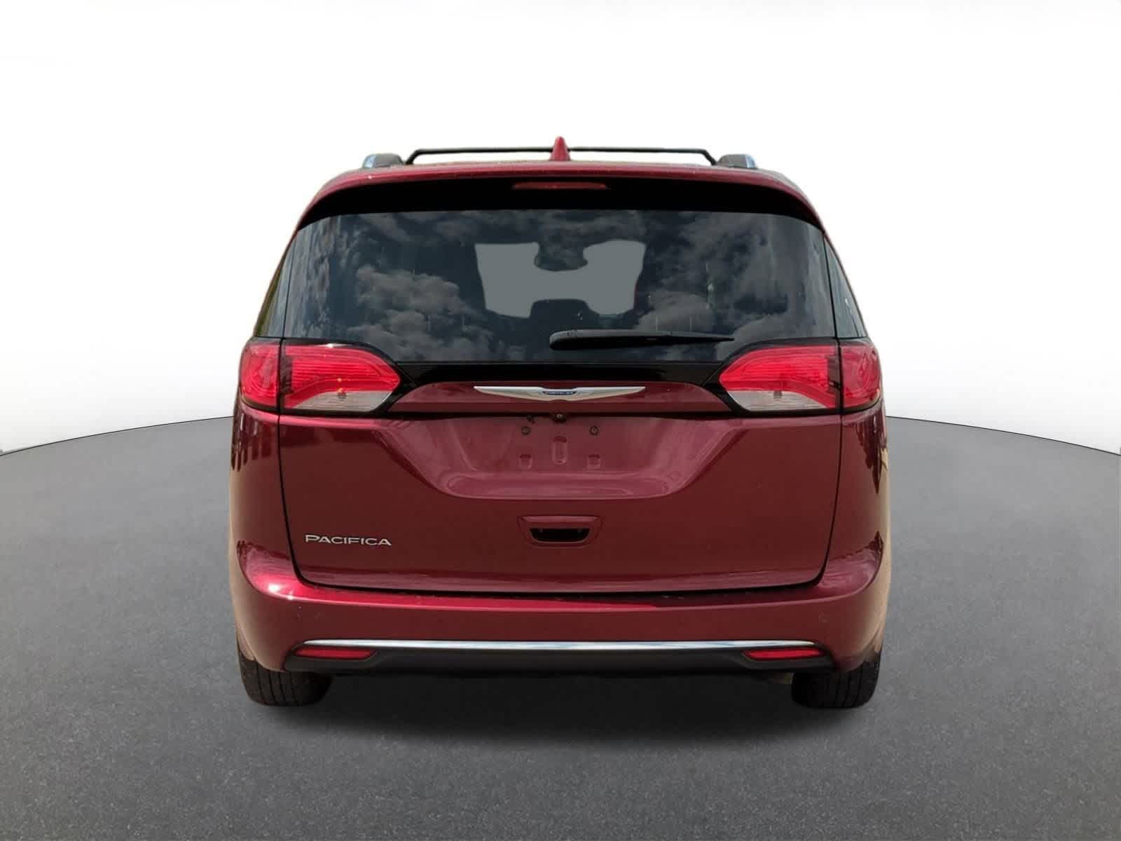 2018 Chrysler Pacifica  5