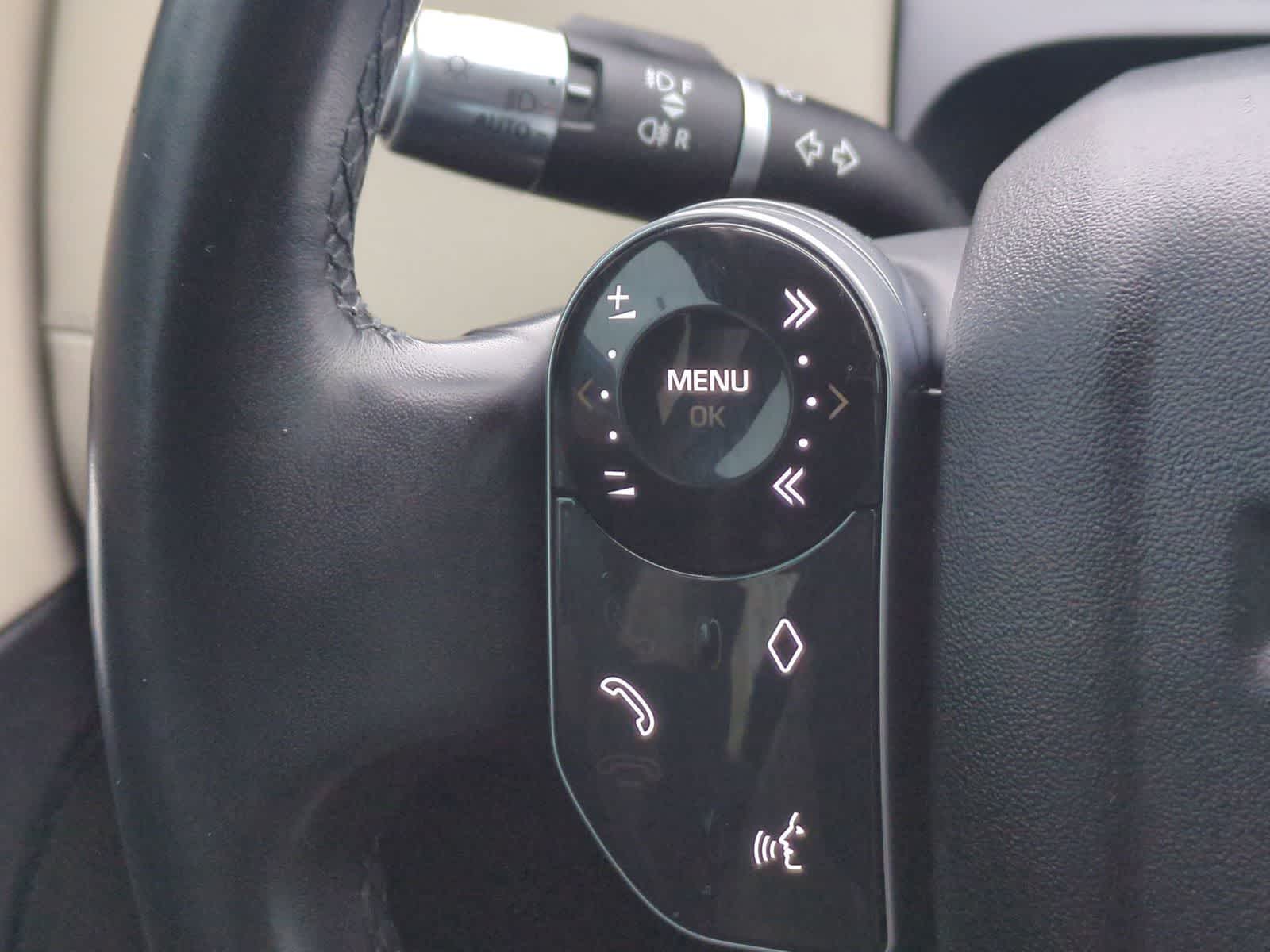 Thumbnail: 2020 Land Rover Discovery Sport - 24
