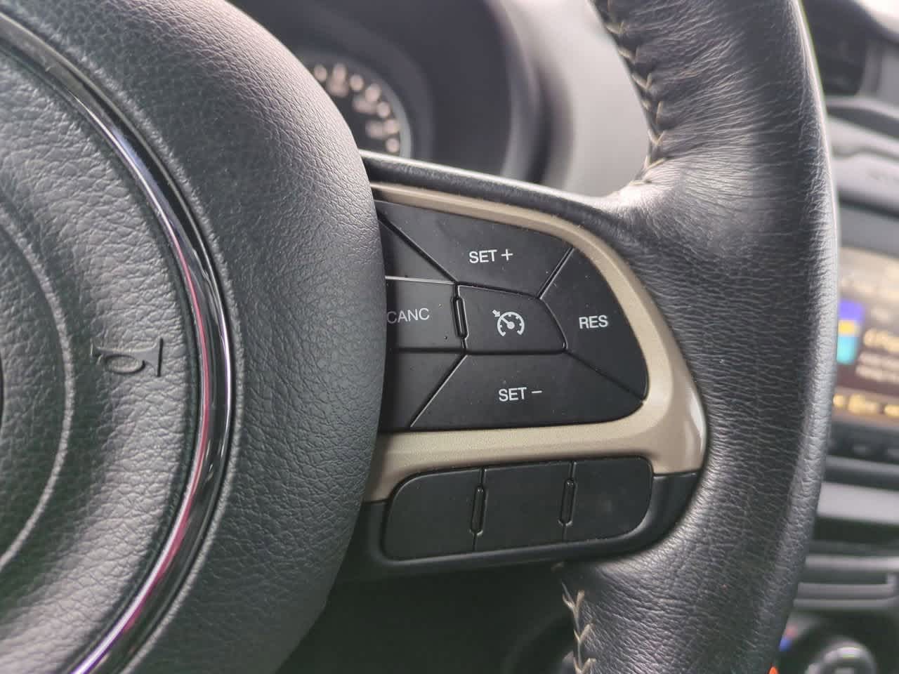 Thumbnail: 2016 Jeep Renegade - 25