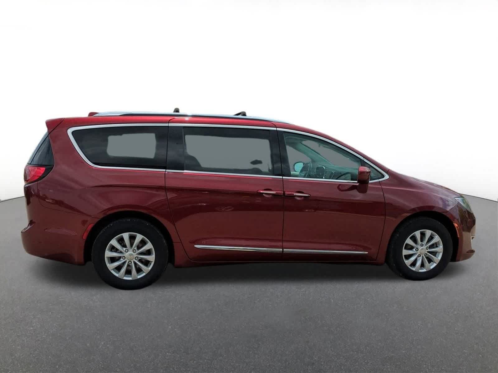 2018 Chrysler Pacifica  7