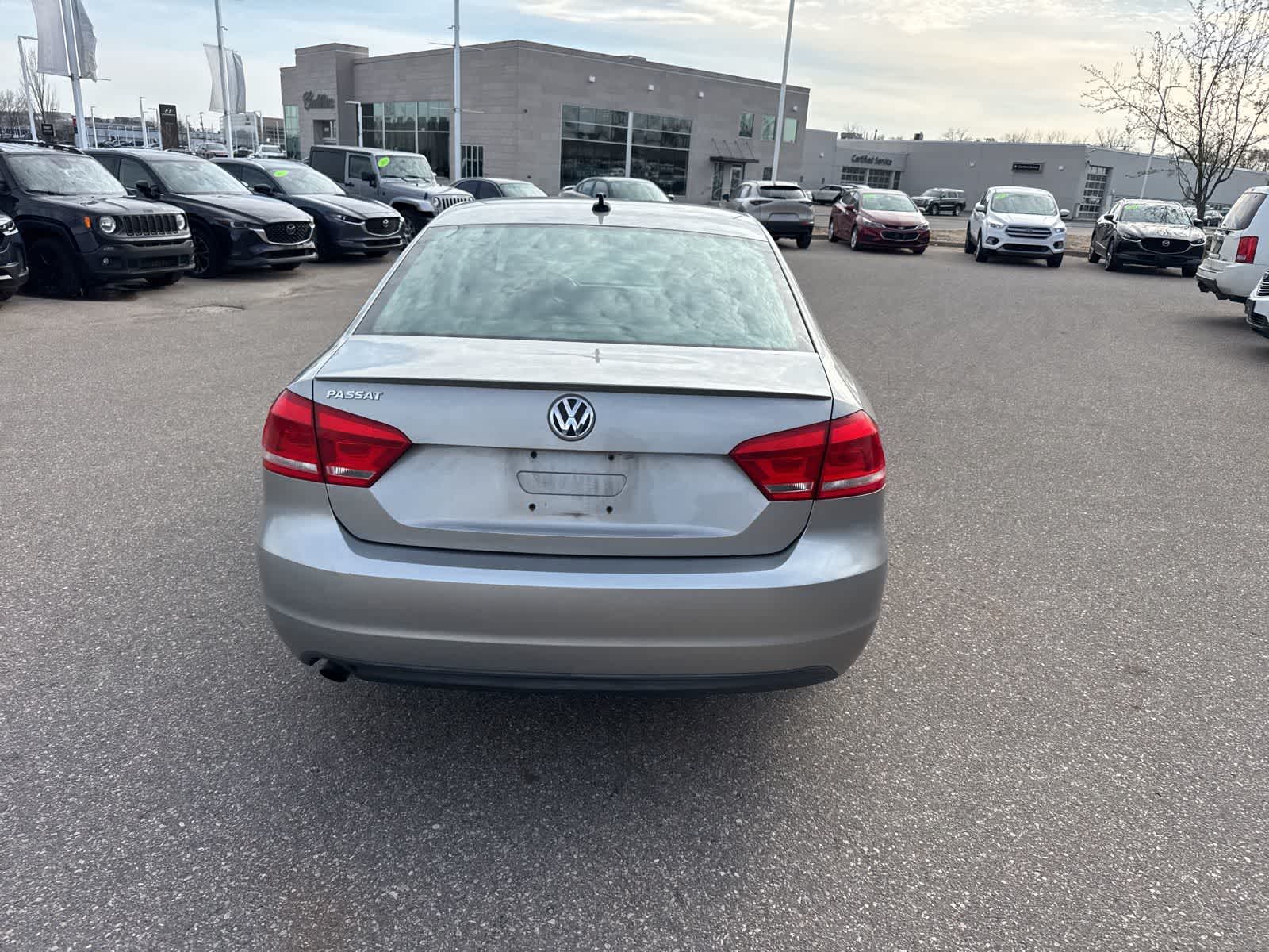 Thumbnail: 2013 Volkswagen Passat - 6