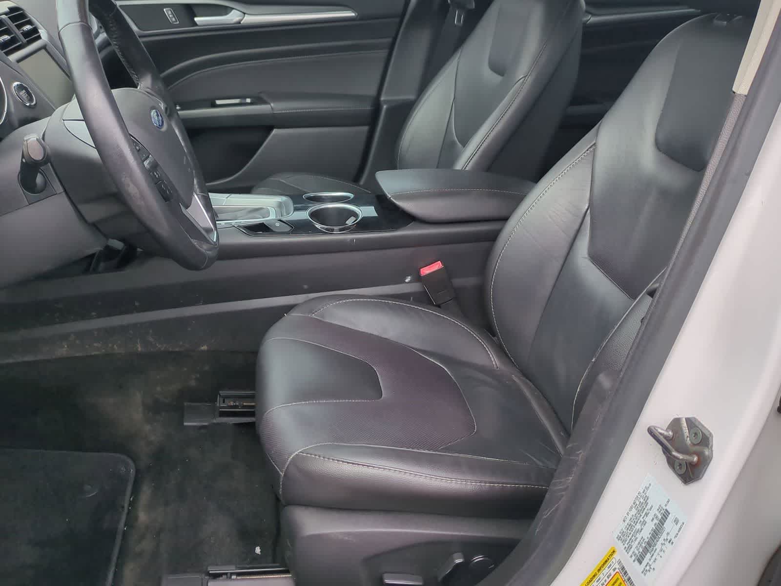 Thumbnail: 2013 Ford Fusion - 15