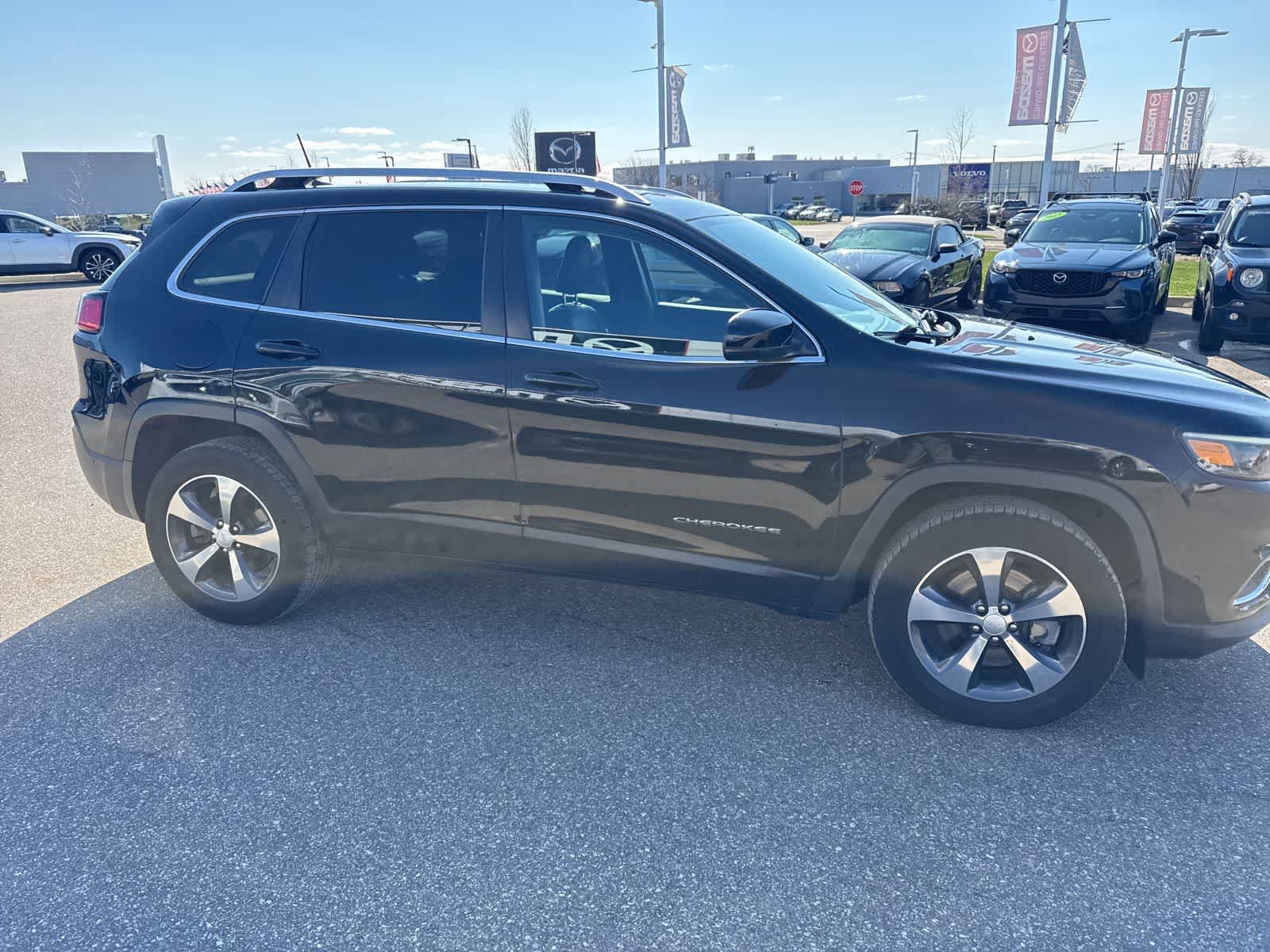 Thumbnail: 2019 Jeep Cherokee - 4