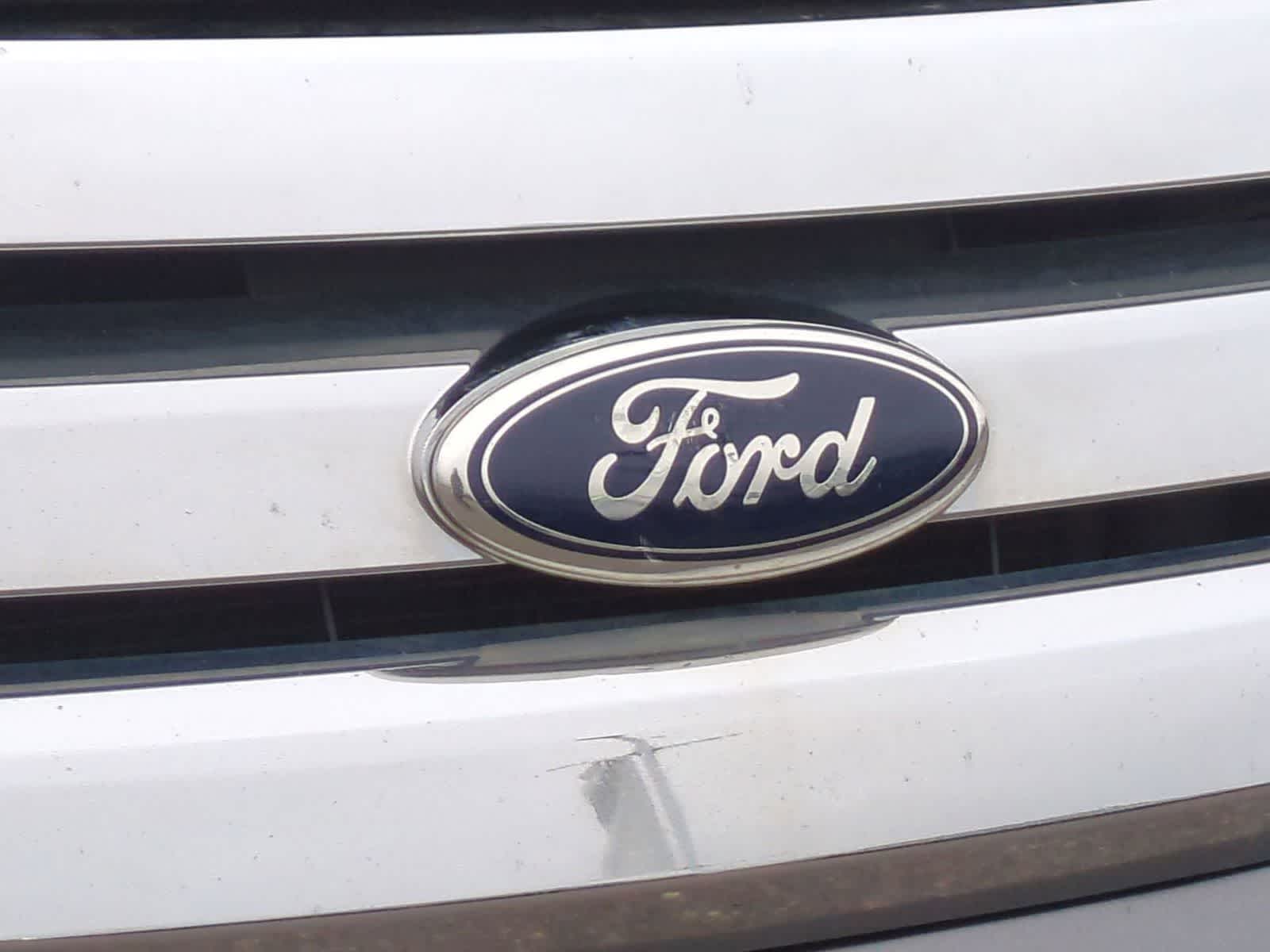 Thumbnail: 2010 Ford Fusion - 11