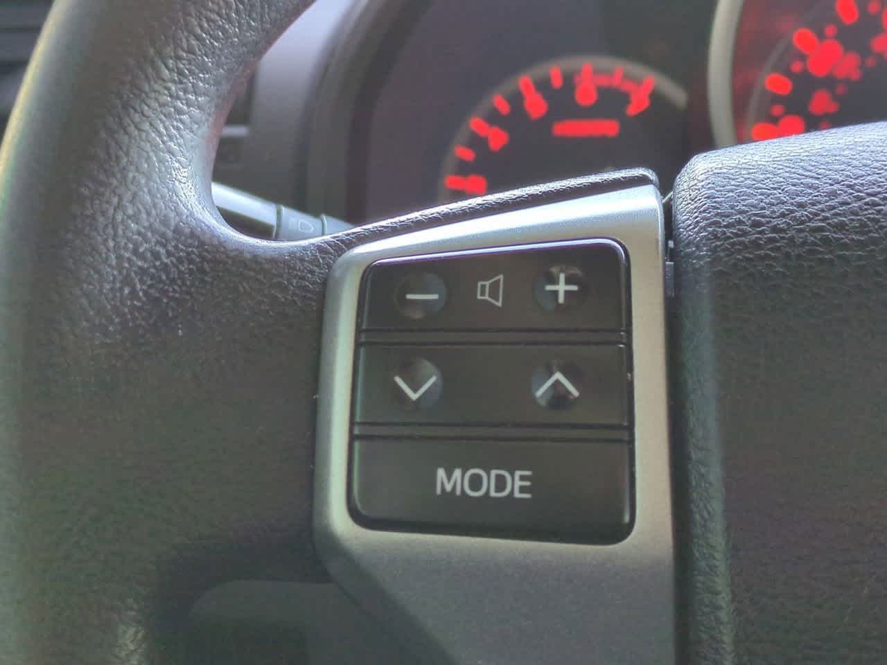 Thumbnail: 2013 Toyota 4Runner - 23