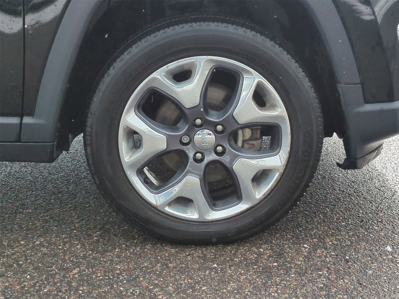 Thumbnail: 2020 Jeep Compass - 13