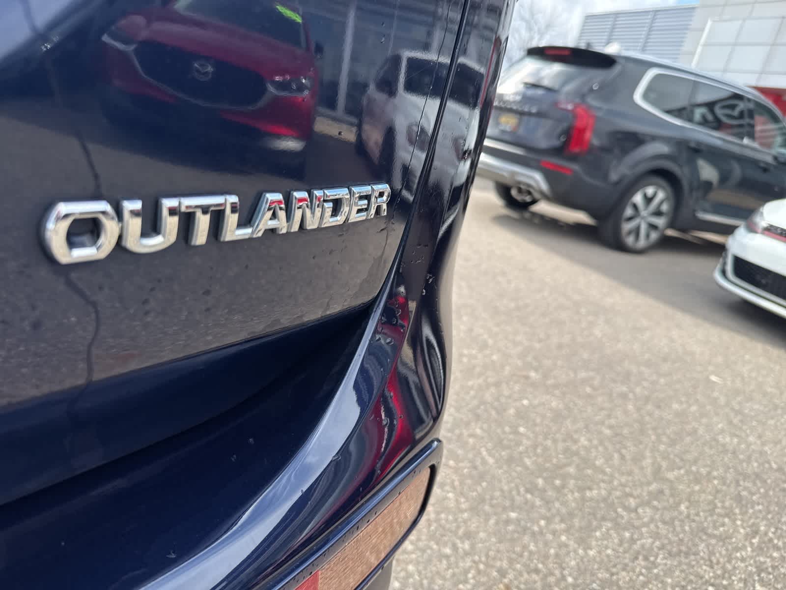 Thumbnail: 2015 Mitsubishi Outlander - 22