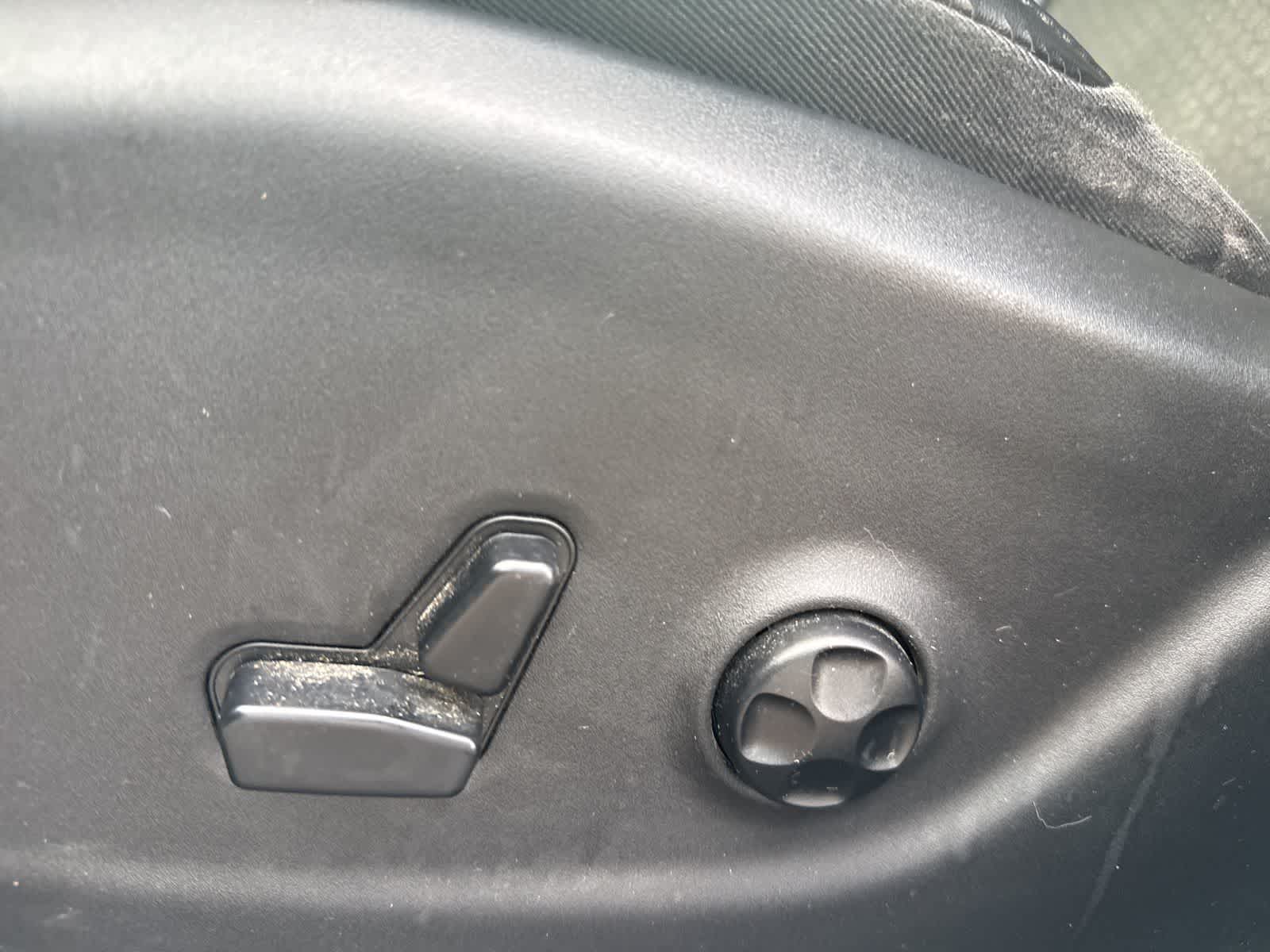 Thumbnail: 2019 Jeep Cherokee - 15