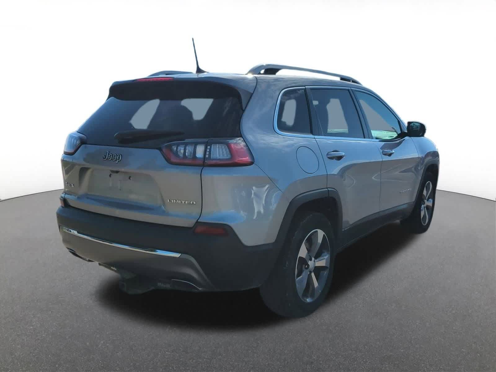 Thumbnail: 2019 Jeep Cherokee - 6