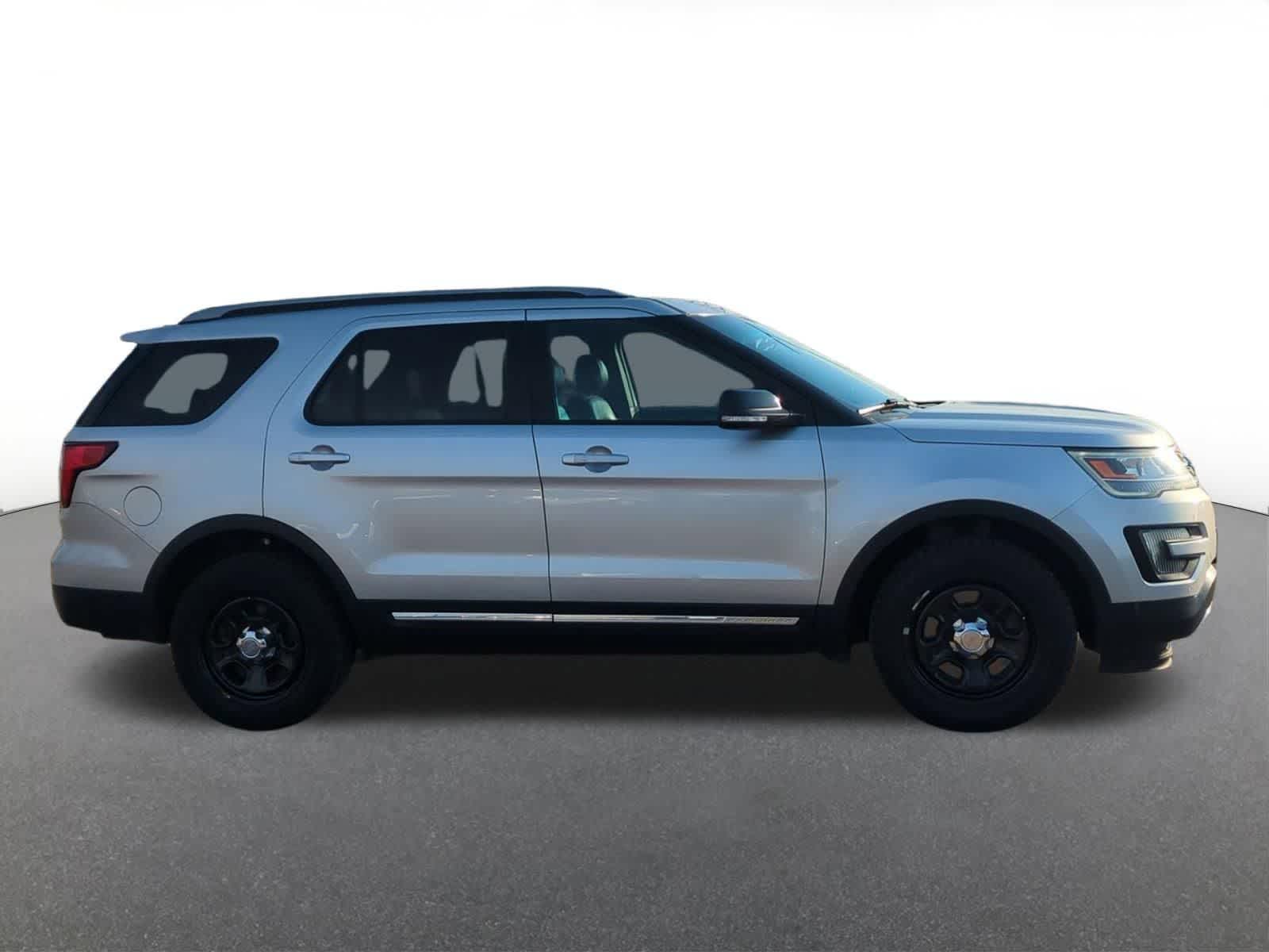 Thumbnail: 2016 Ford Explorer - 7