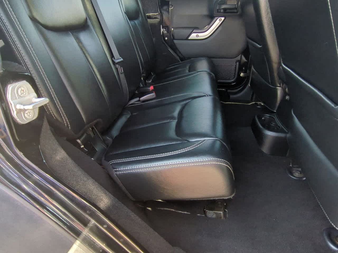 Thumbnail: 2014 Jeep Wrangler - 19