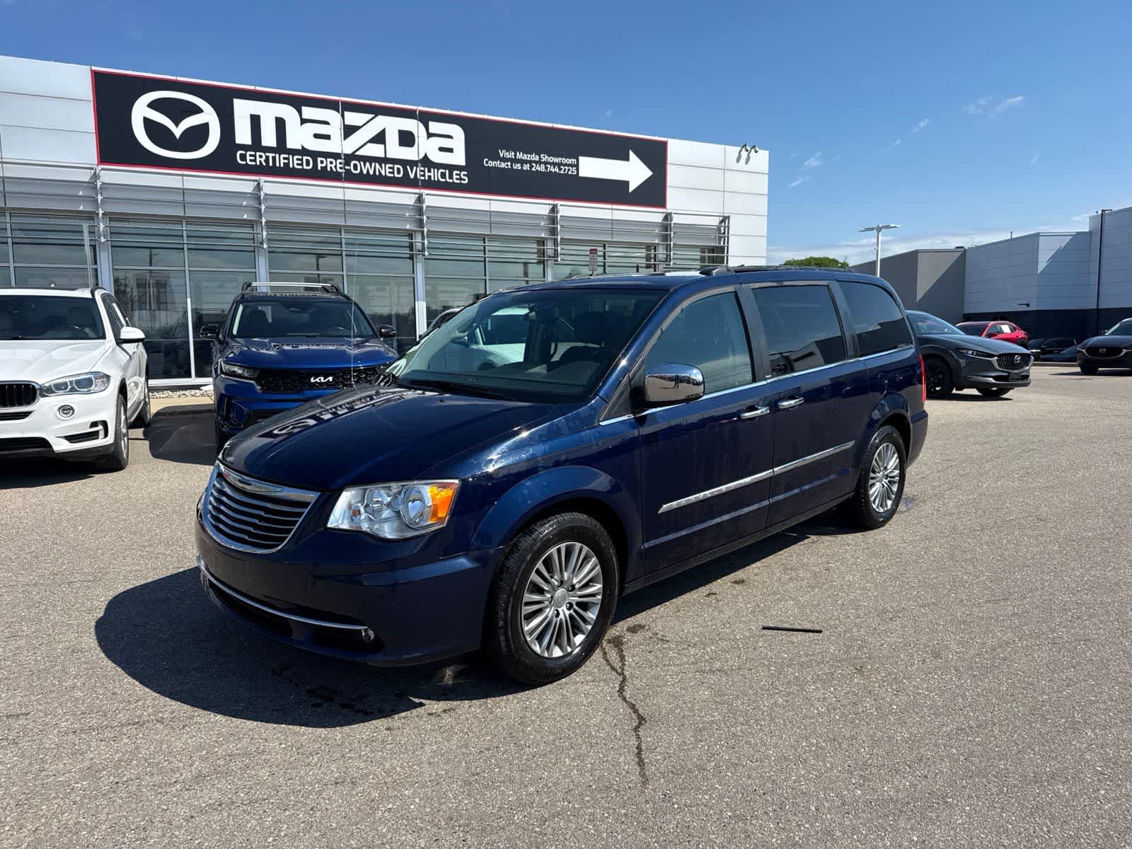 2013 Chrysler Town & Country Touring -
                  Troy, MI