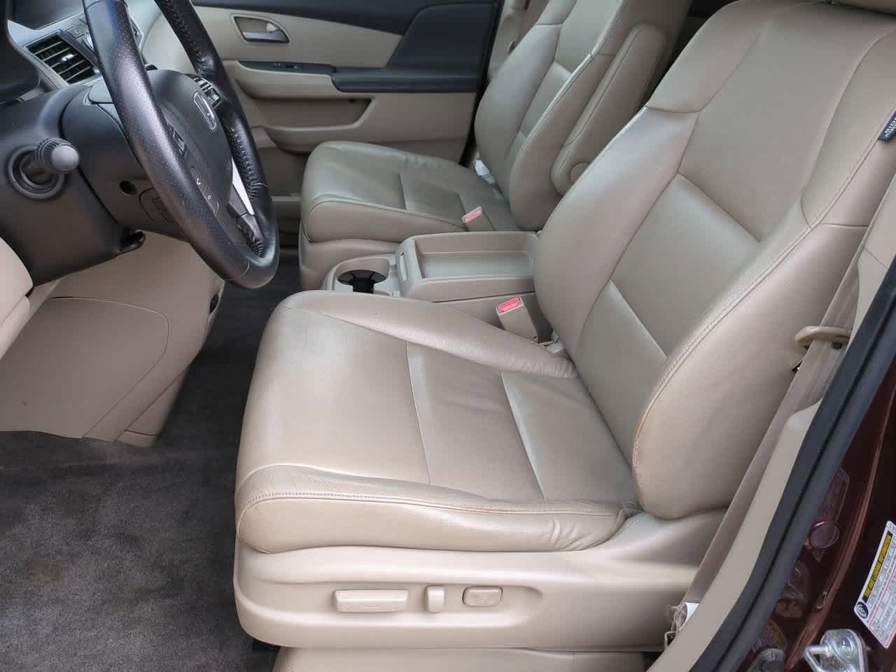 Thumbnail: 2011 Honda Odyssey - 15