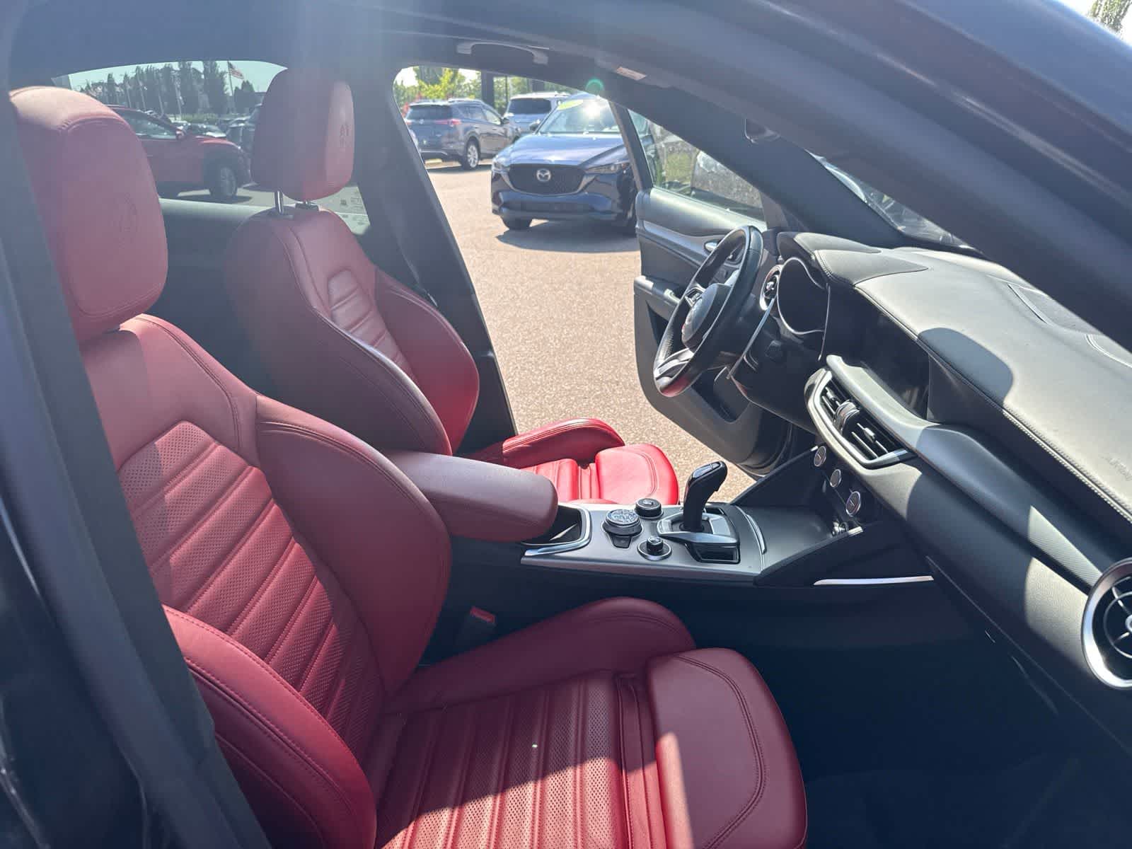 Thumbnail: 2023 Alfa Romeo Stelvio - 26