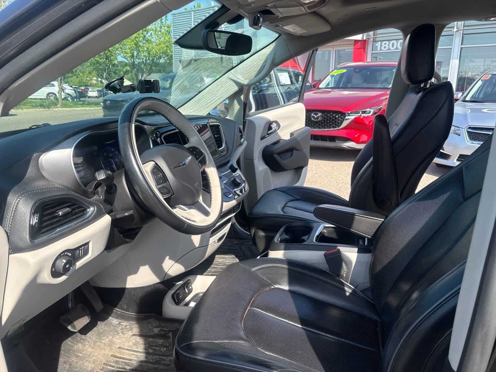 Thumbnail: 2019 Chrysler Pacifica - 14