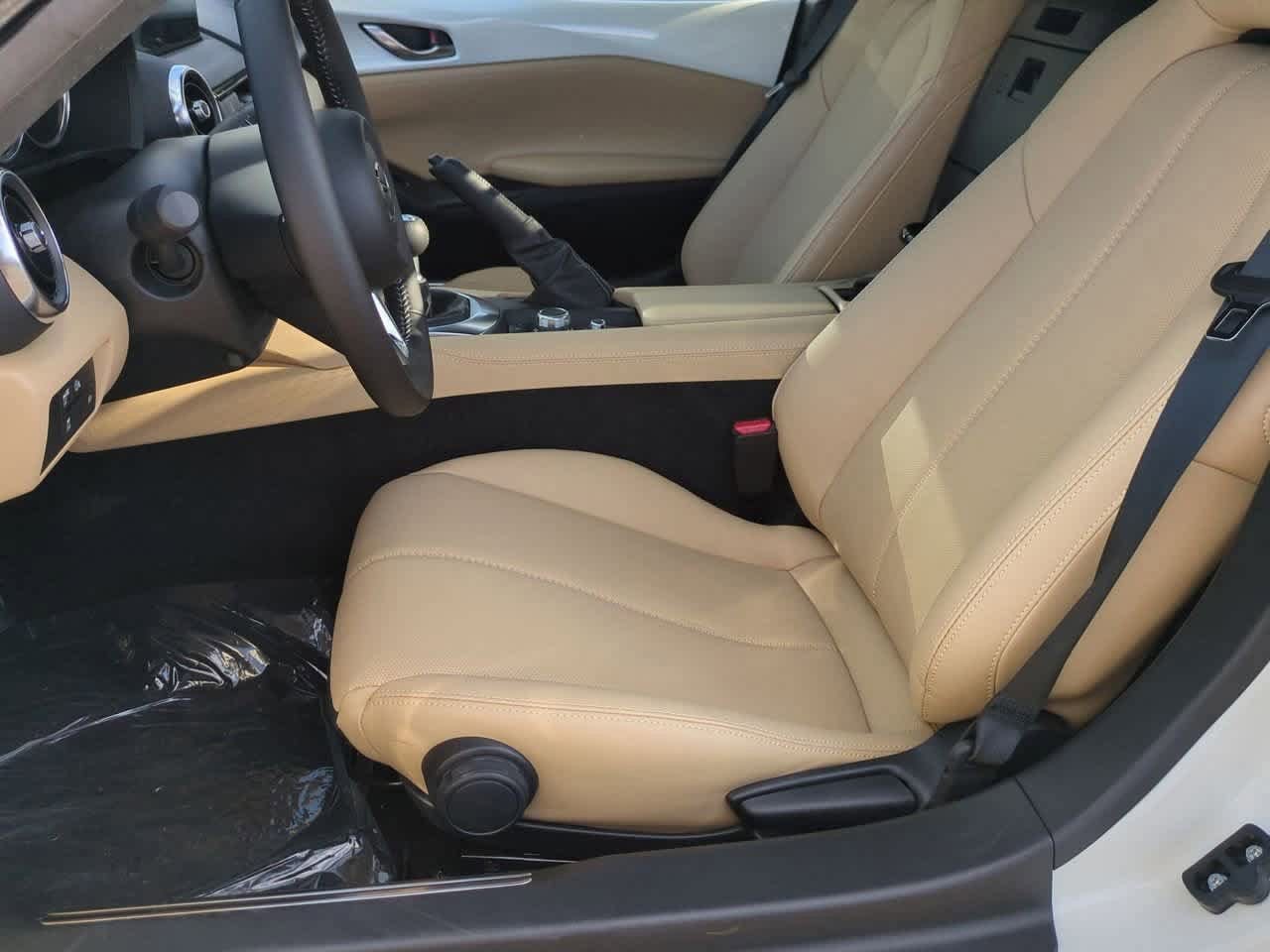 Thumbnail: 2025 Mazda MX-5 Miata - 15