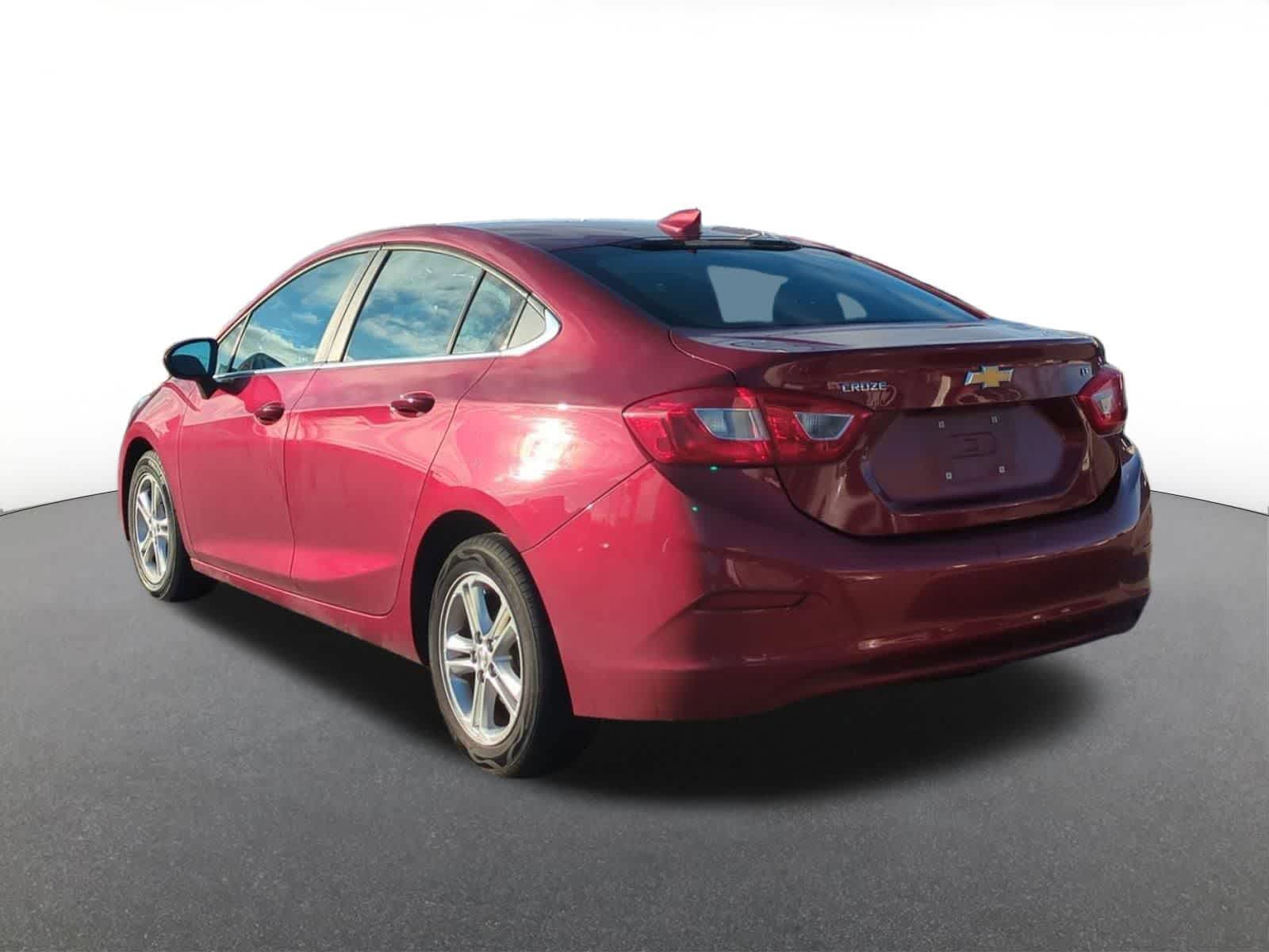 Thumbnail: 2017 Chevrolet Cruze - 4