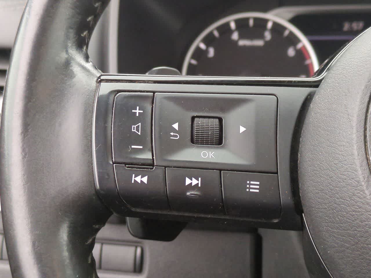 Thumbnail: 2021 Nissan Rogue - 24