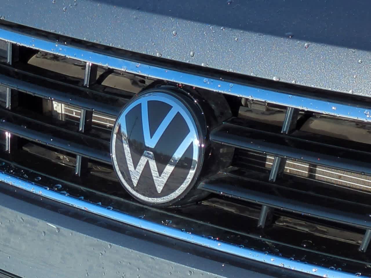 Thumbnail: 2023 Volkswagen Tiguan - 10