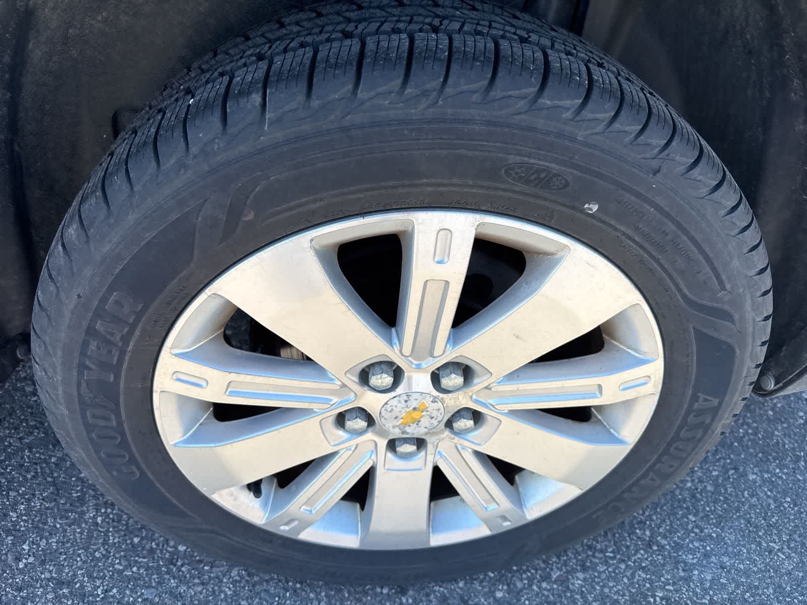 Thumbnail: 2011 Chevrolet Equinox - 10