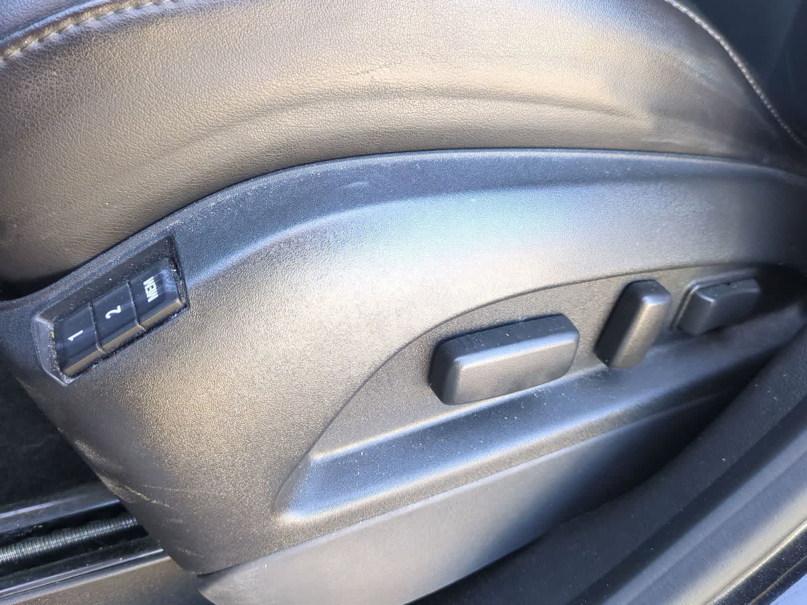 Thumbnail: 2014 Chevrolet Equinox - 16