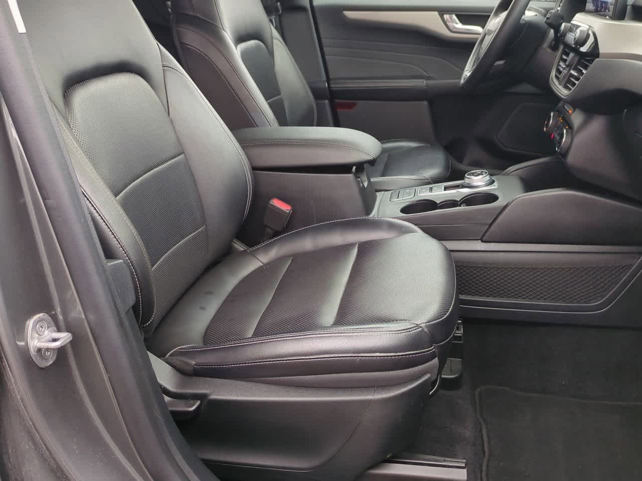 Thumbnail: 2022 Ford Escape - 20