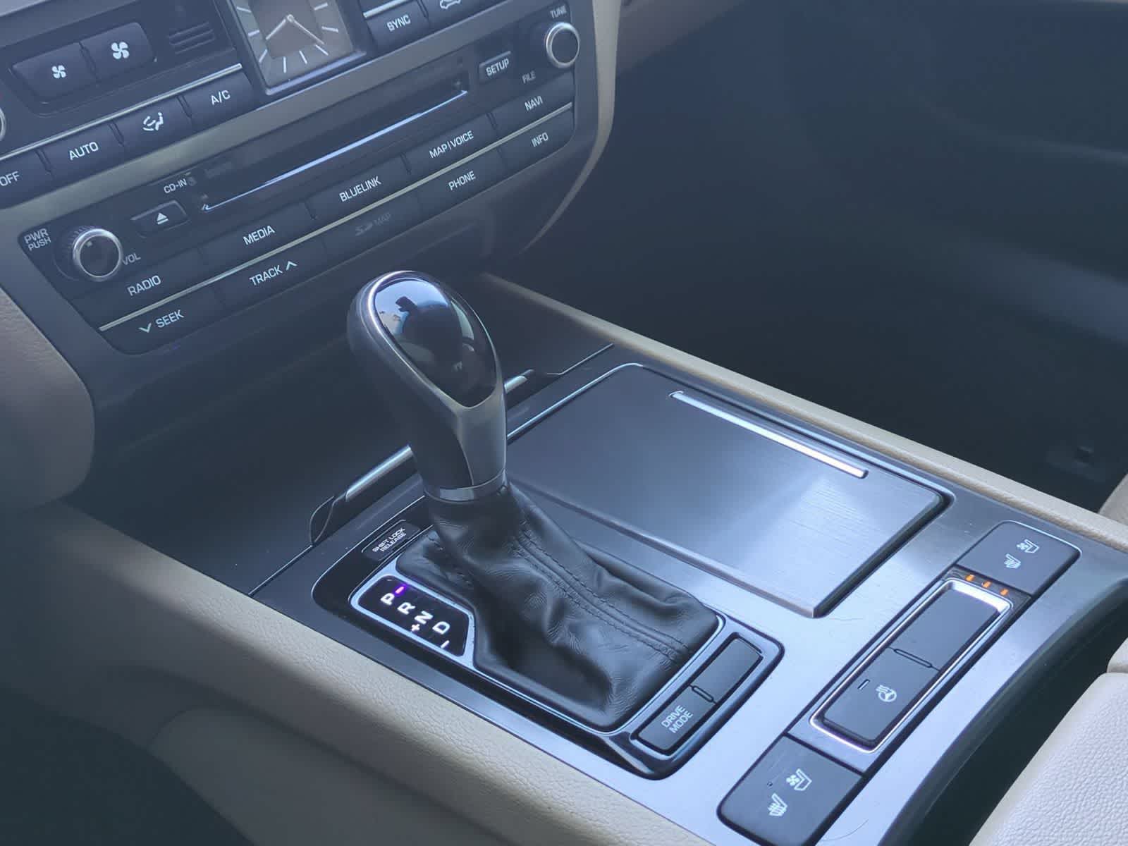 Thumbnail: 2015 Hyundai Genesis - 34