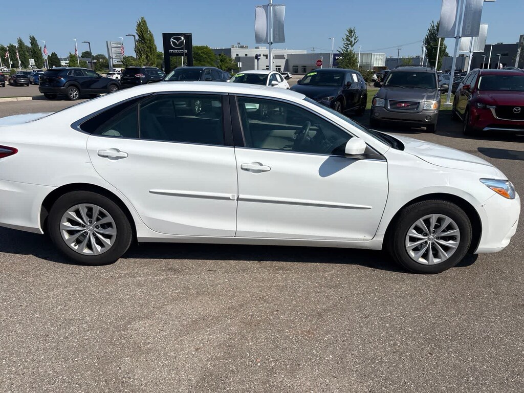 Used 2015 Toyota Camry LE Sedan