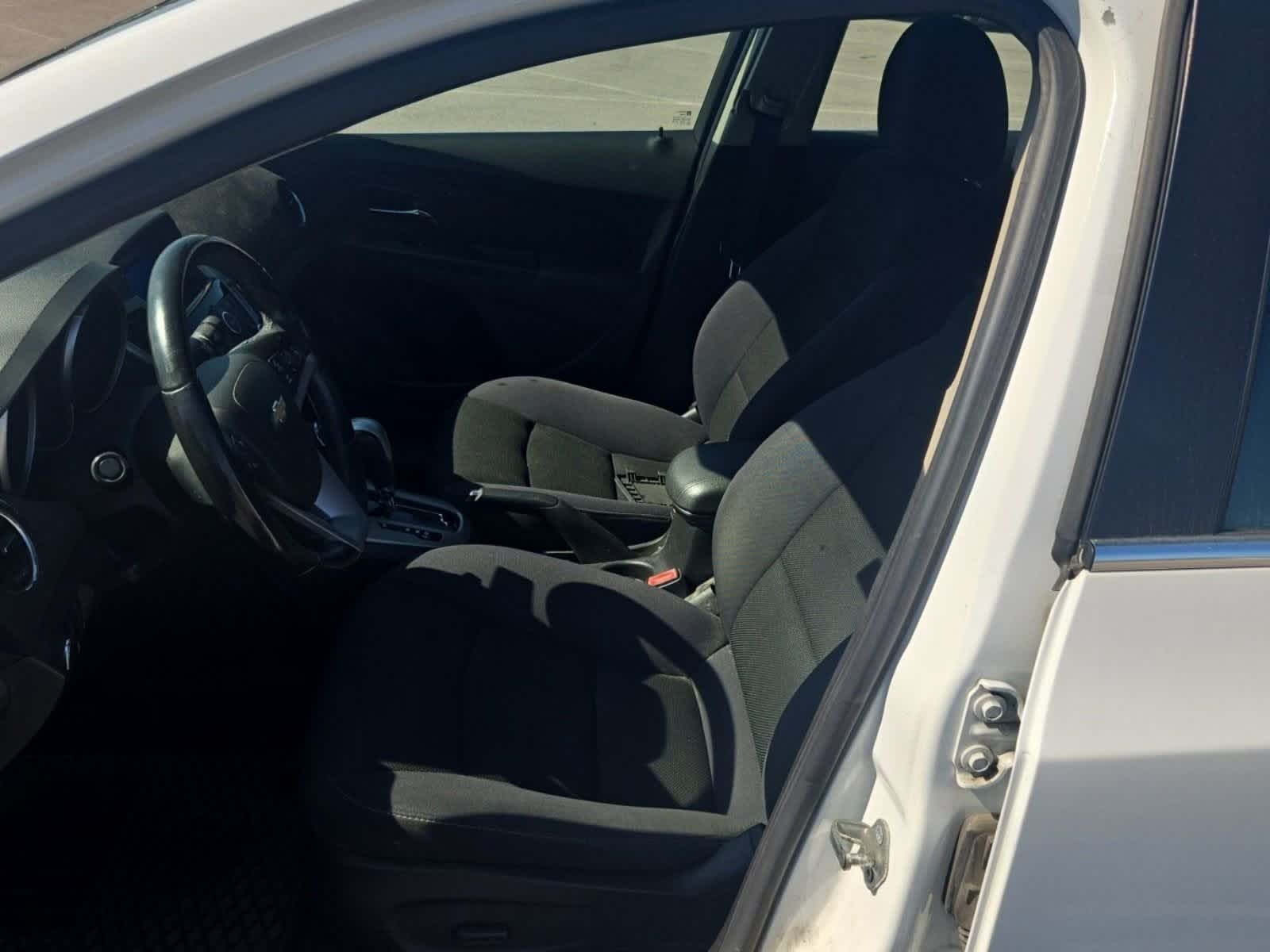 Thumbnail: 2013 Chevrolet Cruze - 9
