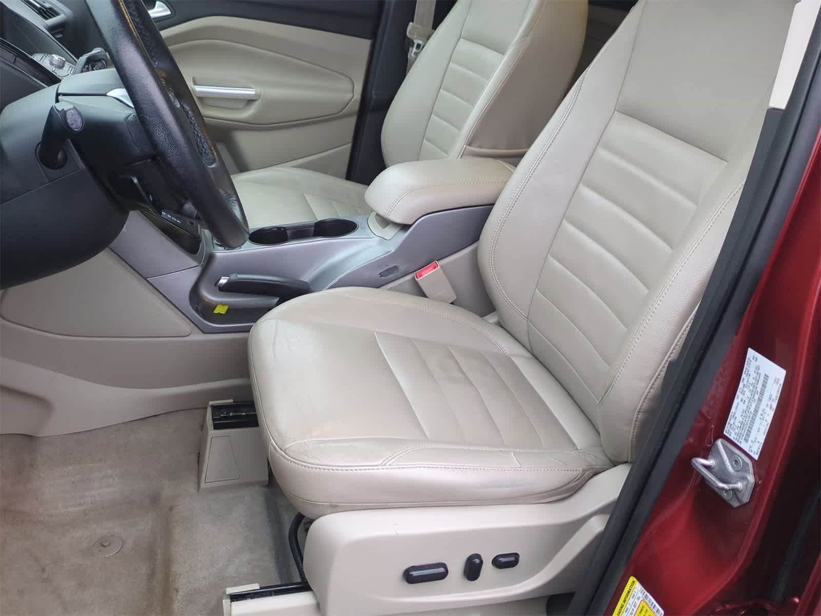 Thumbnail: 2014 Ford Escape - 15