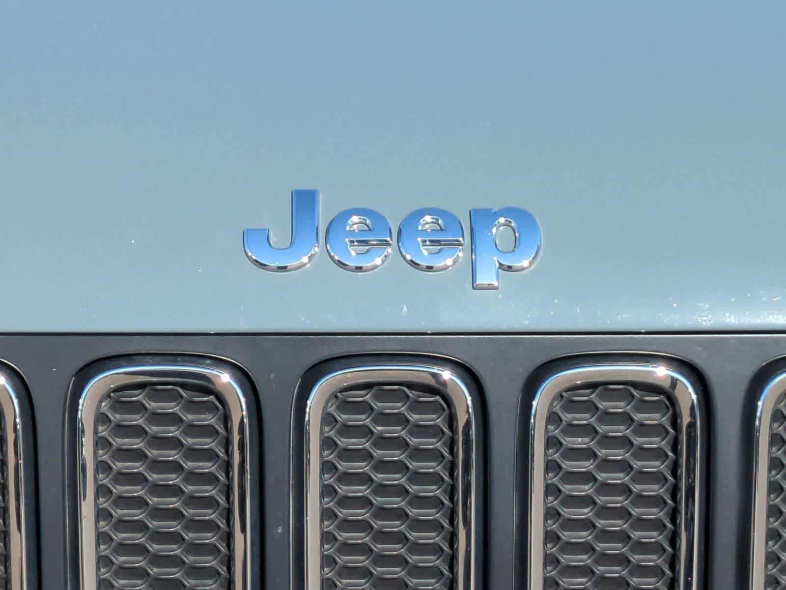 Thumbnail: 2017 Jeep Renegade - 11