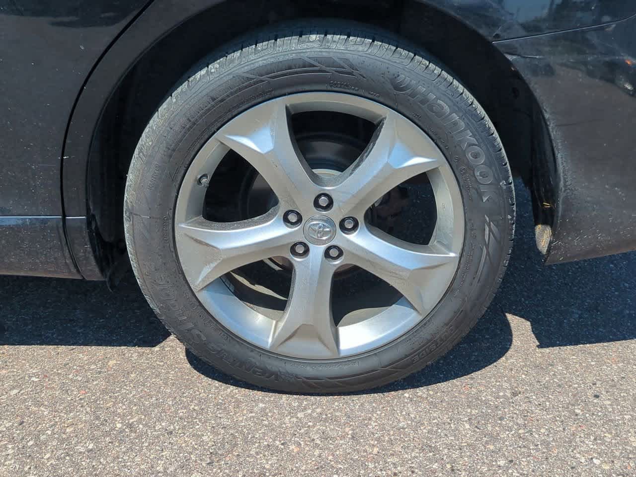 Thumbnail: 2011 Toyota Venza - 13