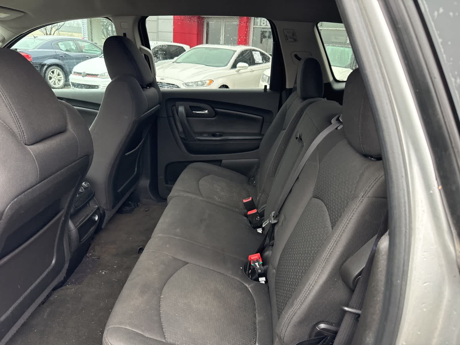 Thumbnail: 2010 Chevrolet Traverse - 15