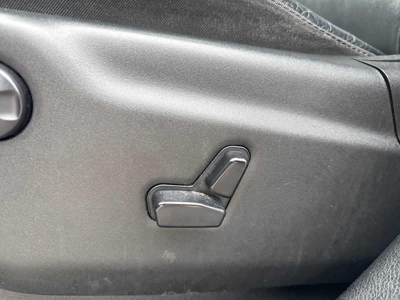 Thumbnail: 2018 Jeep Grand Cherokee - 16