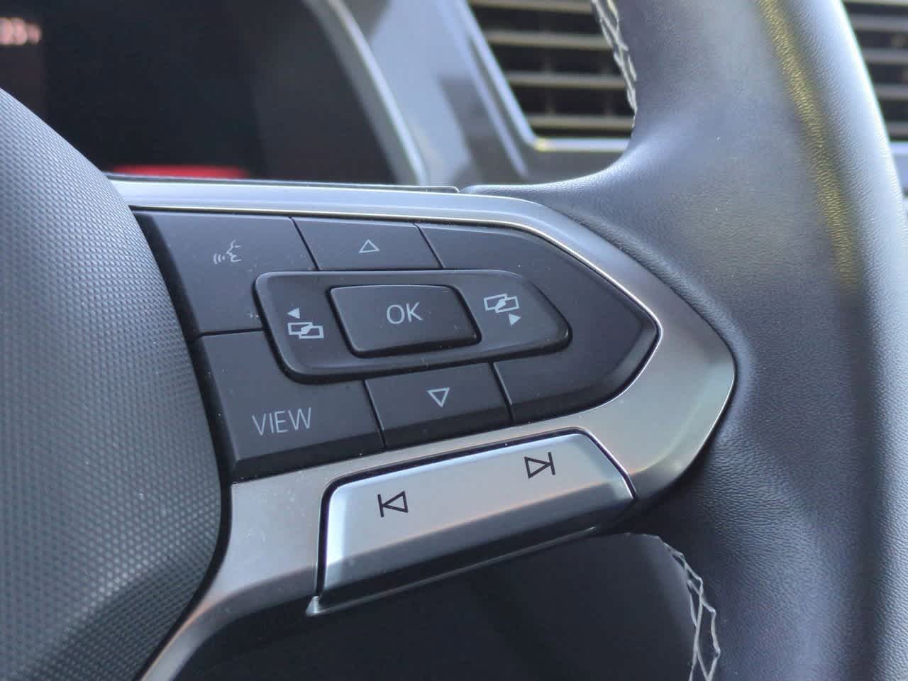 Thumbnail: 2023 Volkswagen Tiguan - 24