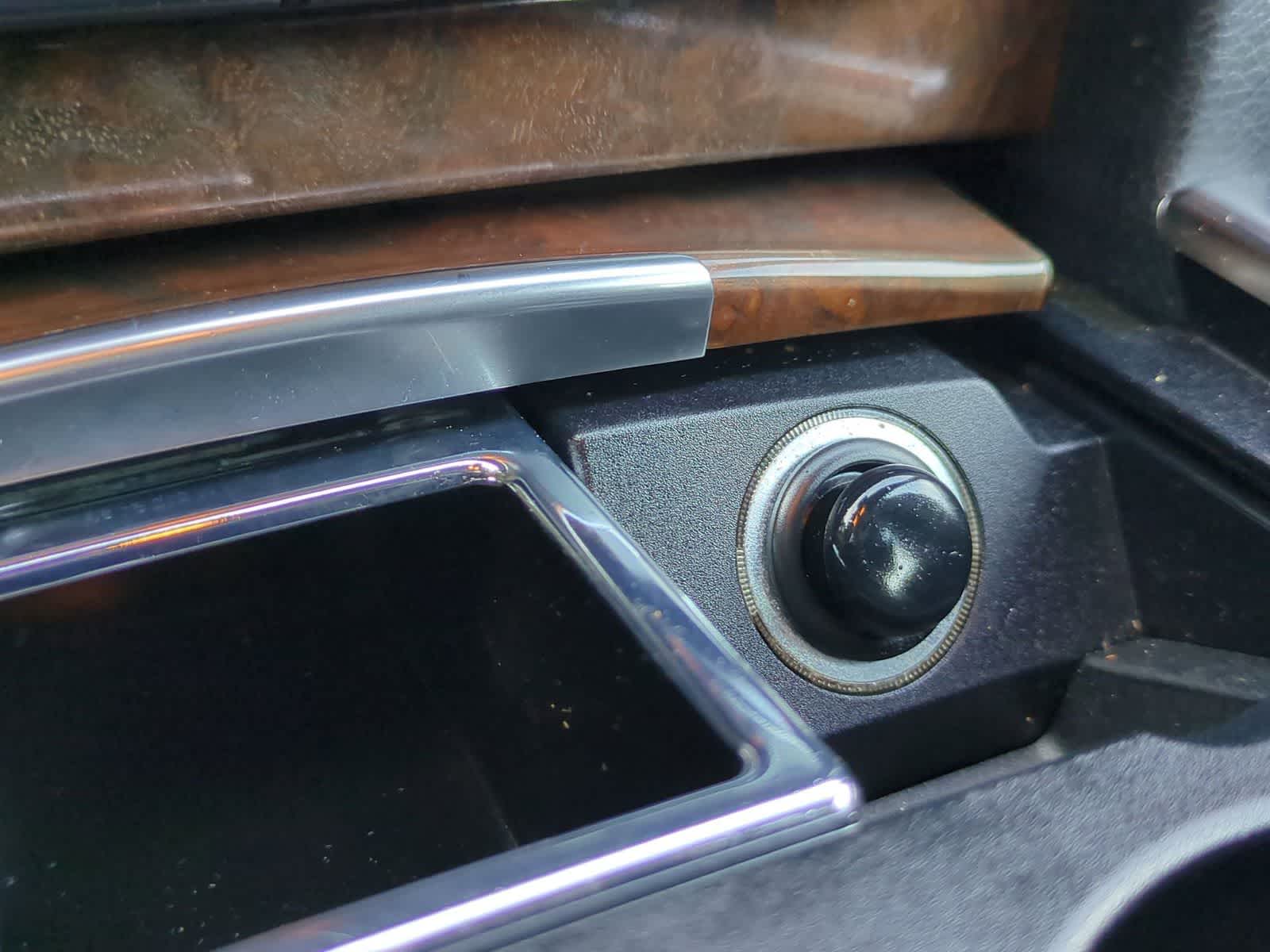 Thumbnail: 2014 Mercedes-Benz E-Class - 32