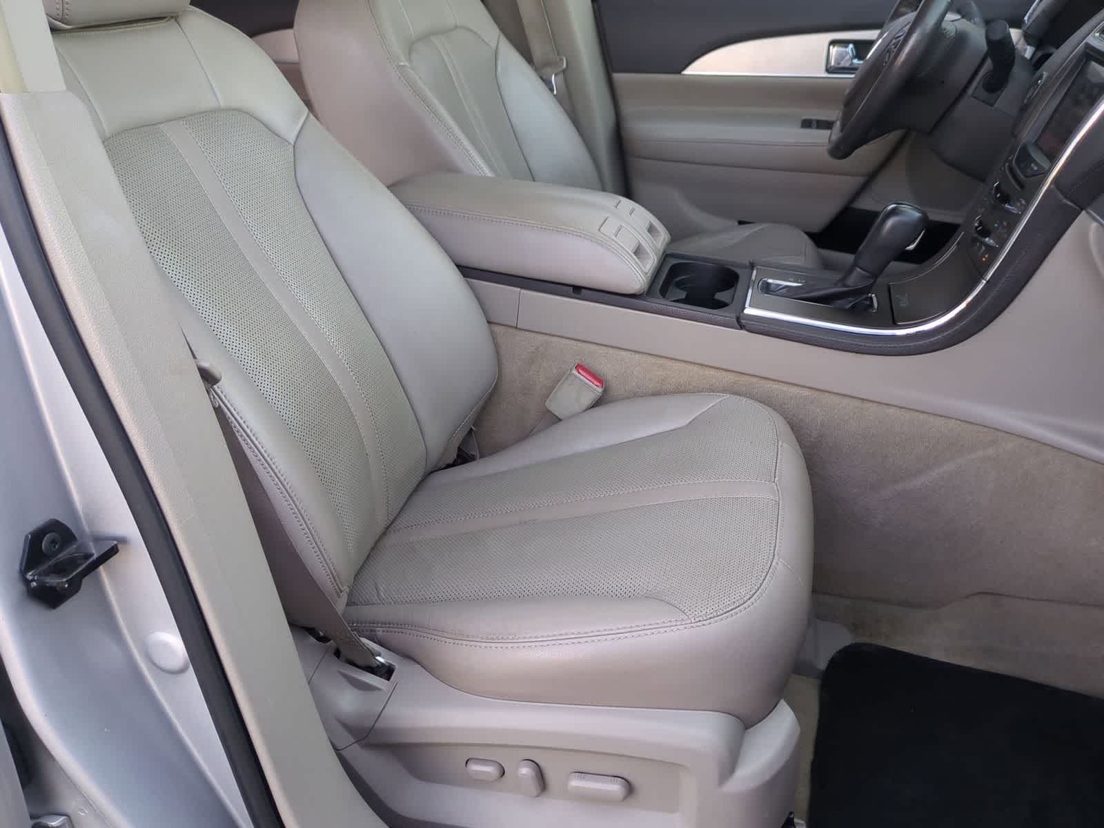 Thumbnail: 2011 Lincoln MKX - 22