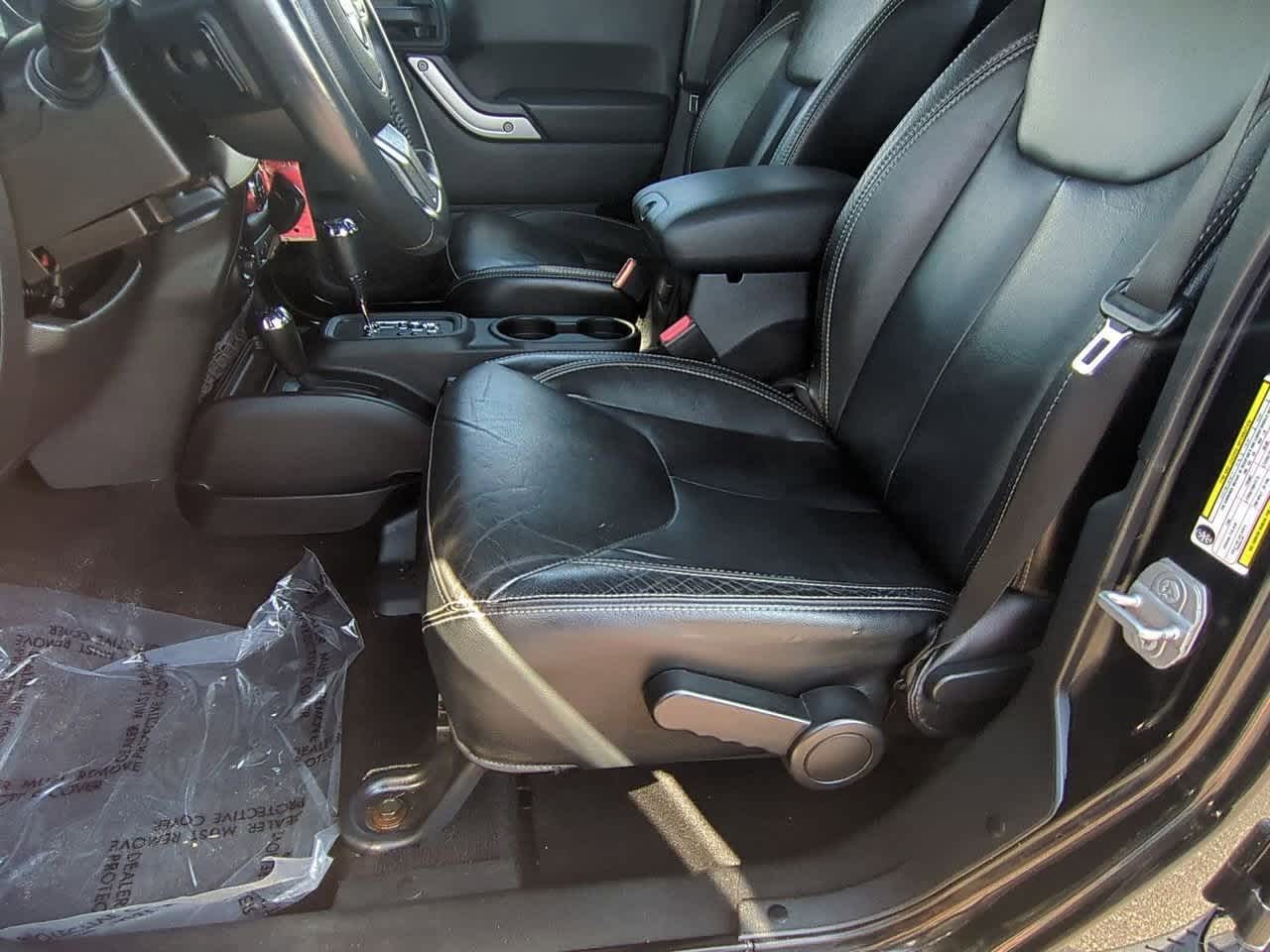 Thumbnail: 2014 Jeep Wrangler - 15