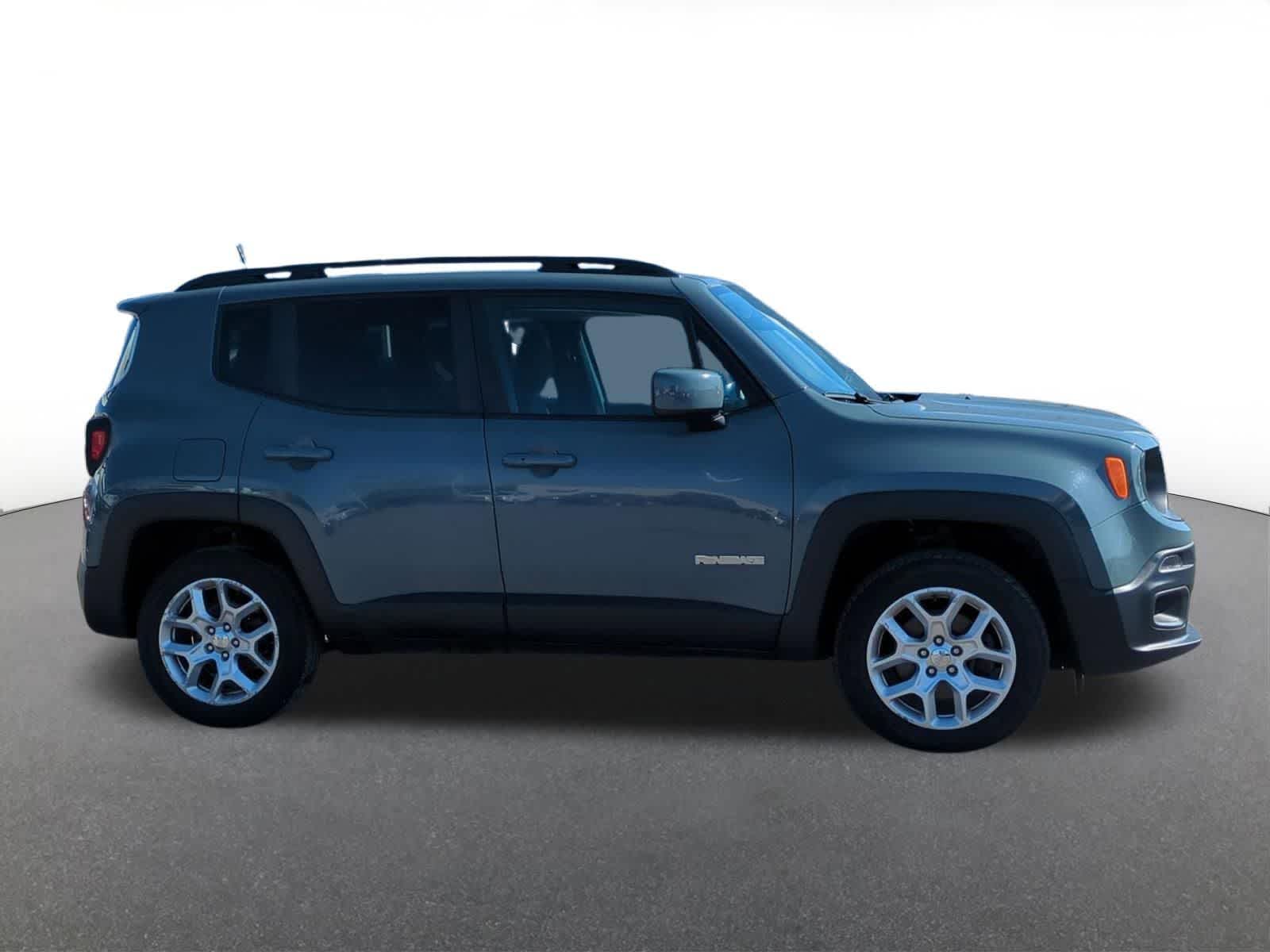 Thumbnail: 2017 Jeep Renegade - 7