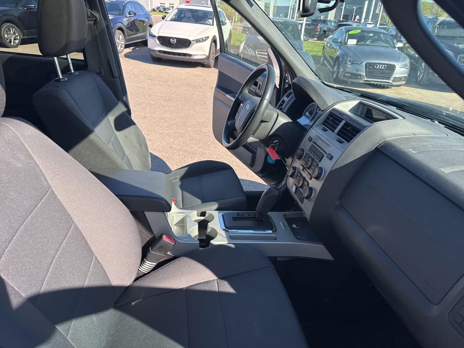 Thumbnail: 2011 Ford Escape - 21