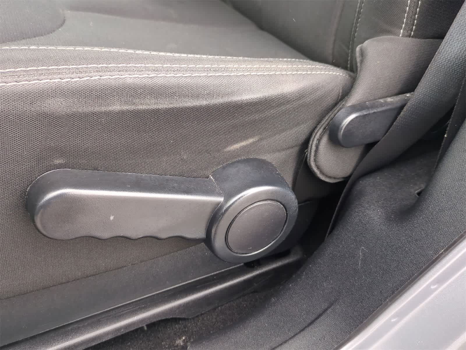 Thumbnail: 2015 Jeep Wrangler - 16