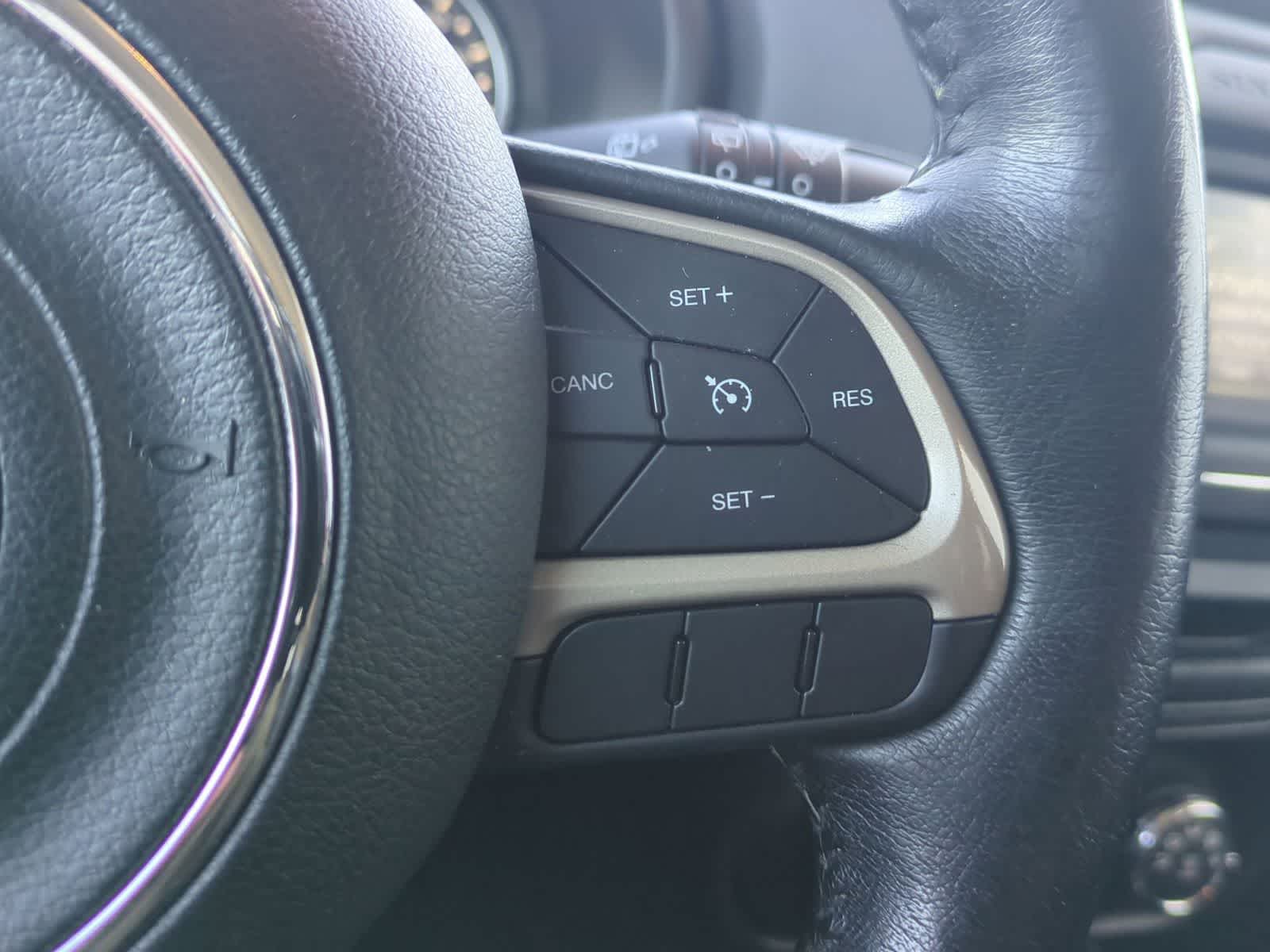 Thumbnail: 2017 Jeep Renegade - 24