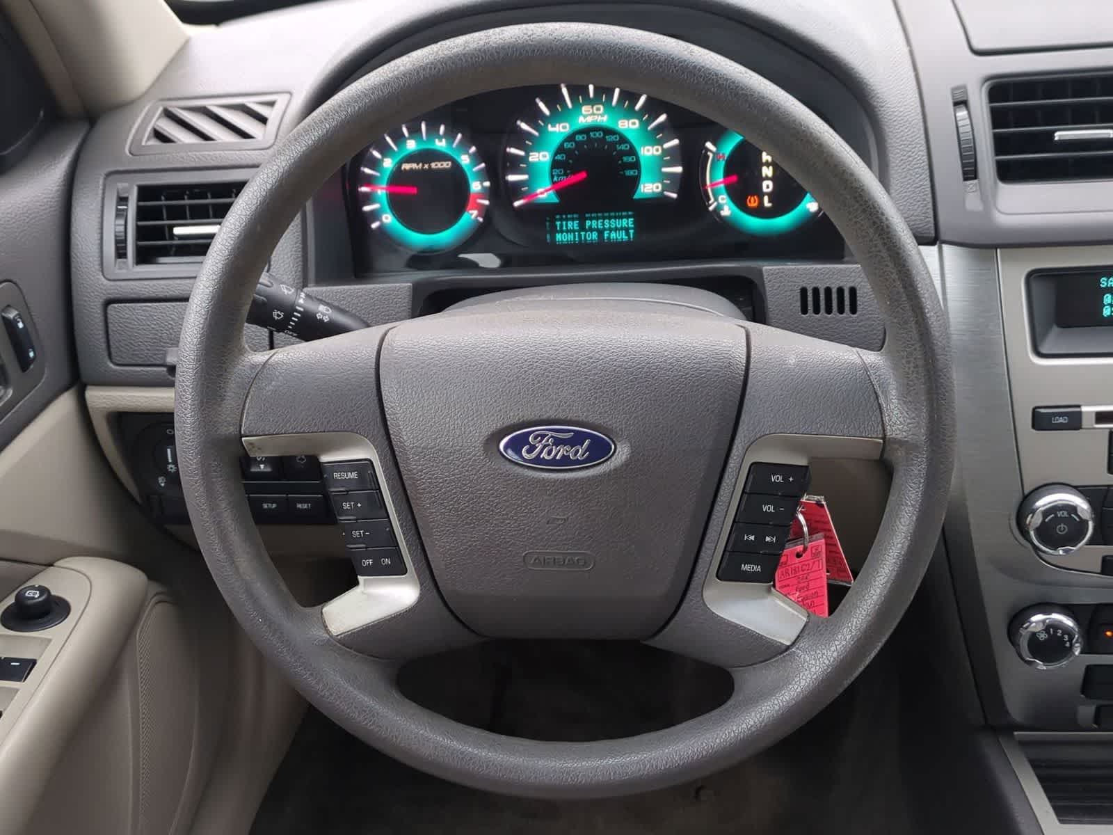 Thumbnail: 2010 Ford Fusion - 22