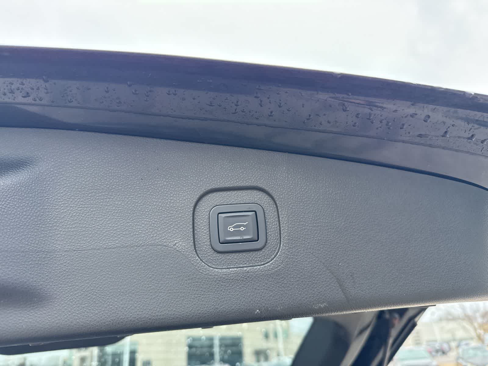 Thumbnail: 2014 Chevrolet Equinox - 24