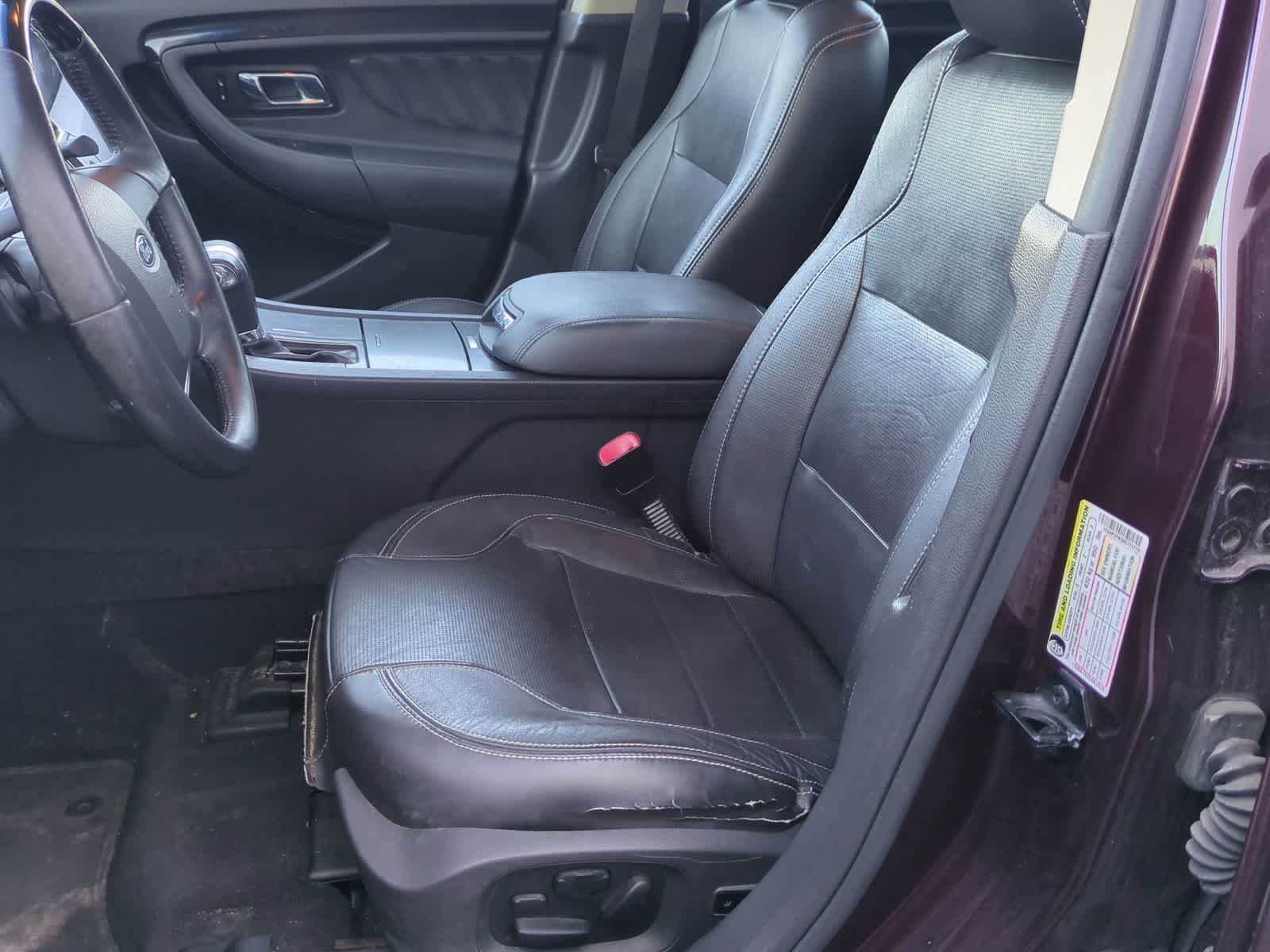 Thumbnail: 2011 Ford Taurus - 15